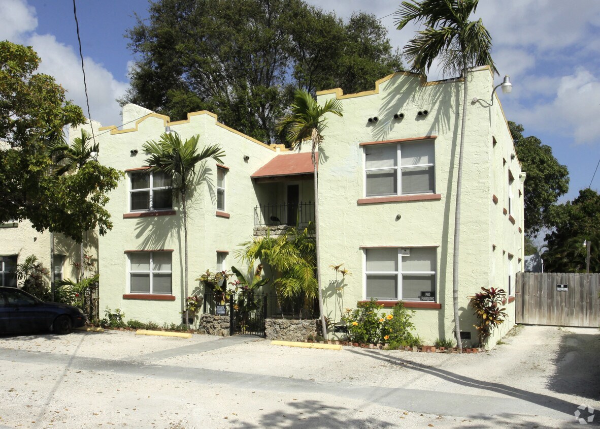Primary Photo - 1075 NE 127th St