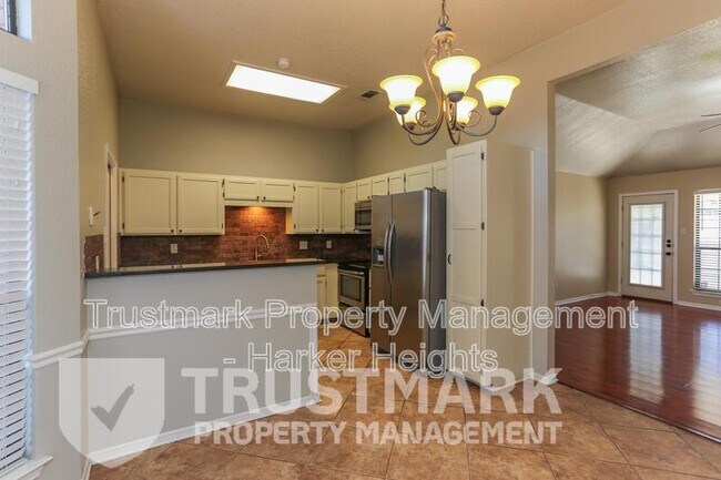Building Photo - 4205 Whispering Oak Dr