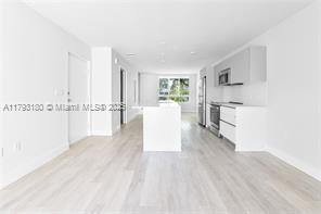 Foto del edificio - 2535 NE 193rd St