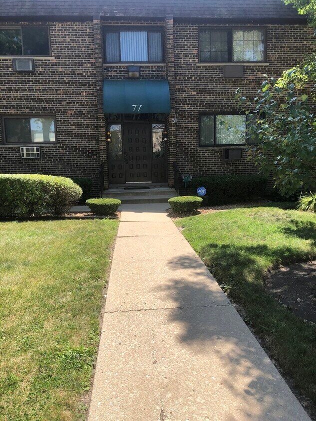 77 Central Ave Unit 204, Roselle, IL 60172 Condo for Rent in Roselle, IL
