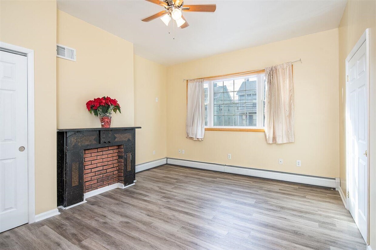 Primary Photo - 13 E 52nd St