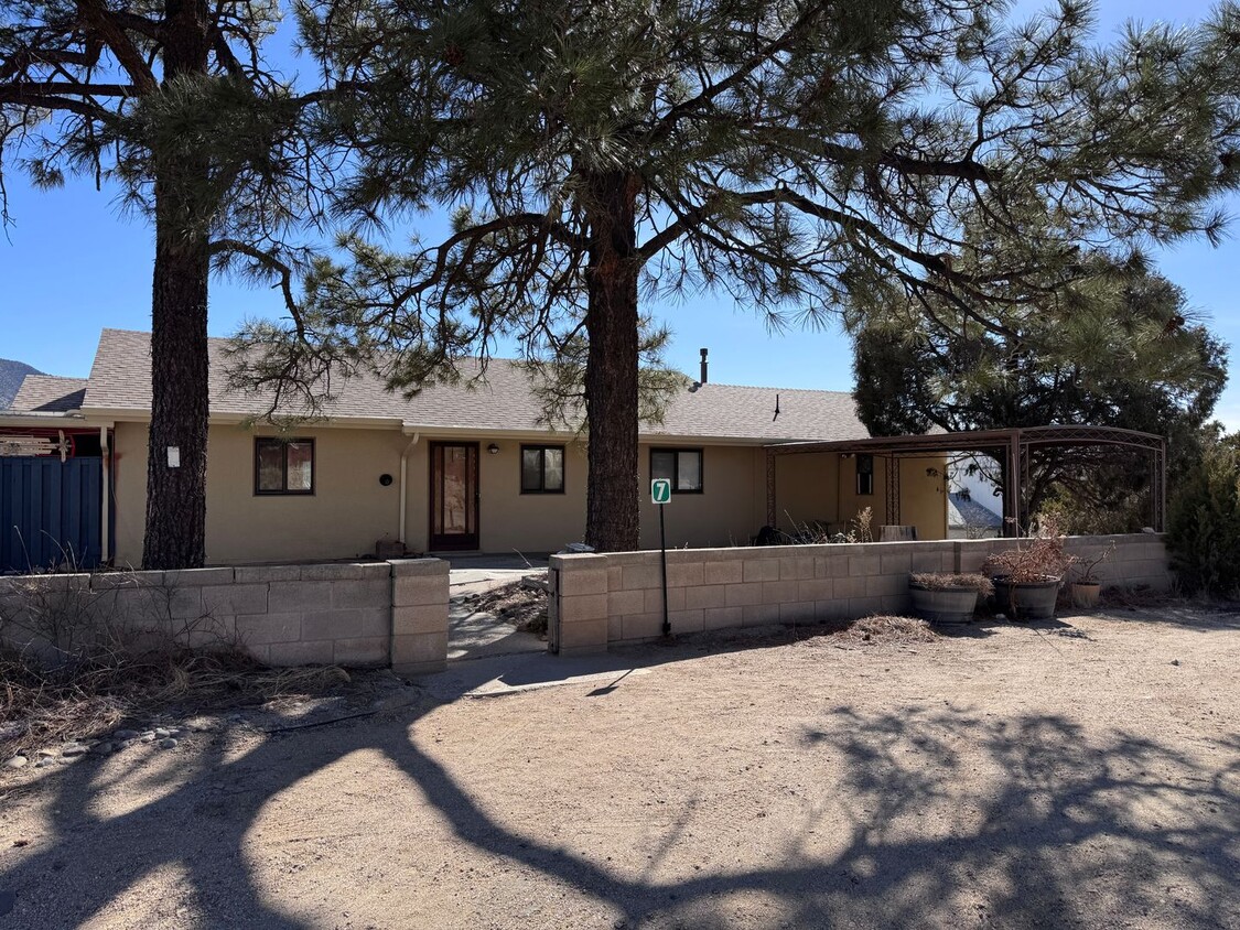 Primary Photo - 3 Bedroom, 2 Bathroom Home in Carnuel, NM.