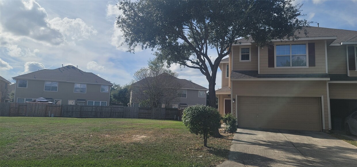 Primary Photo - 14426 Mooreview Ln