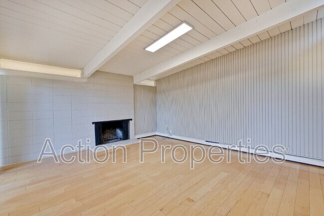 Foto del edificio - 3733 Carlson Cir