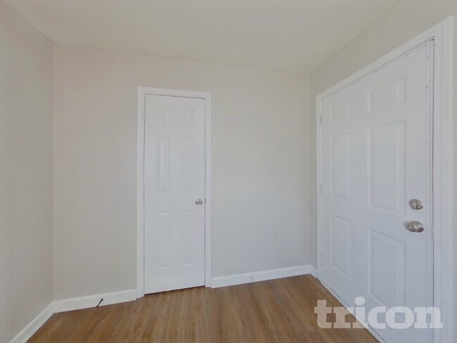 Foto del edificio - 1122 Waverly Pl Dr