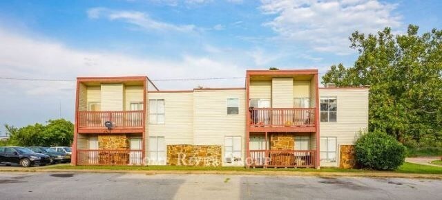 Primary Photo - 925 NW 105th St