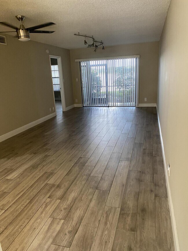 Building Photo - 2900 Olivewood Terrace