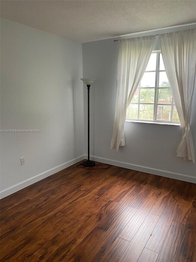 Foto del edificio - 18618 SW 100th Ave # 18618