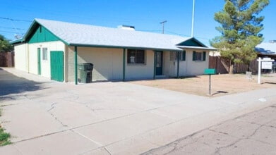 Building Photo - 720 E Brenda Dr