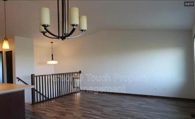 Foto del edificio - 3362 Maple Leaf Loop S