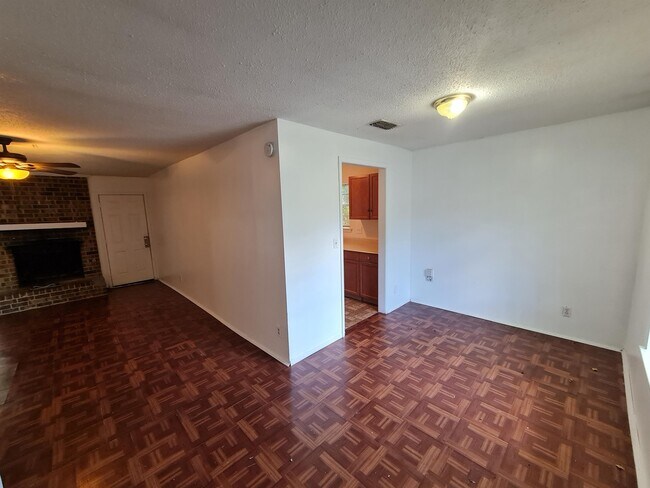 Foto del edificio - 6115 S Hampton Dr