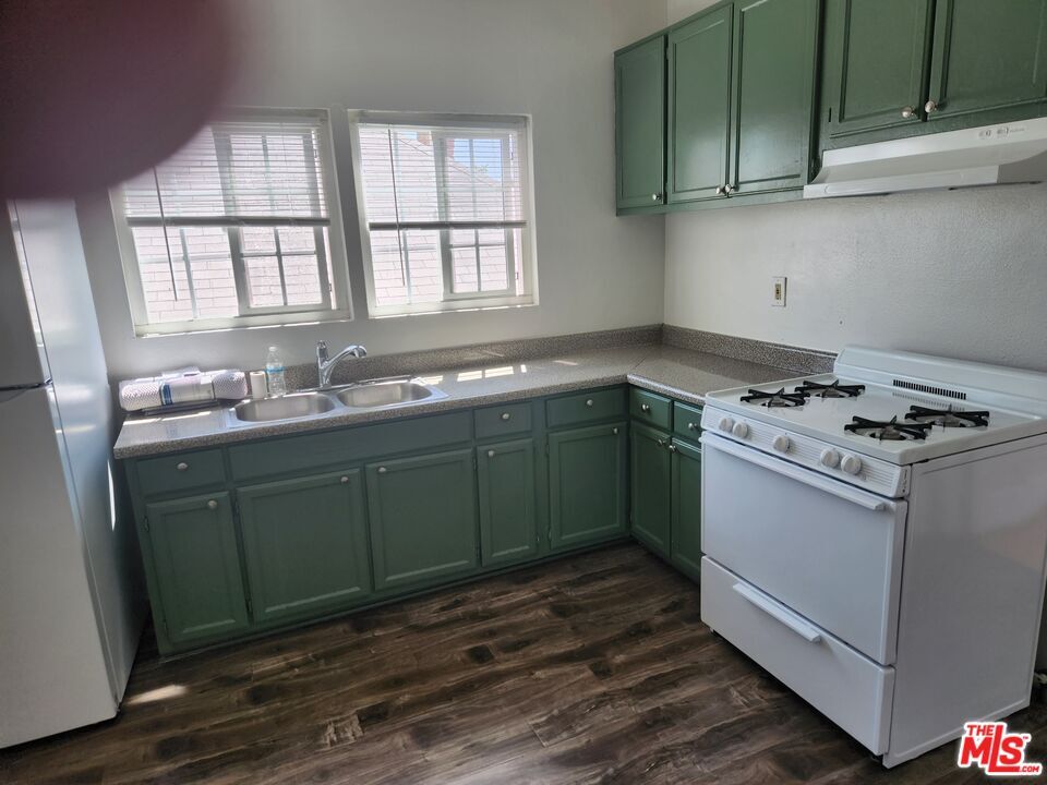 Foto del edificio - 1119 Fedora St