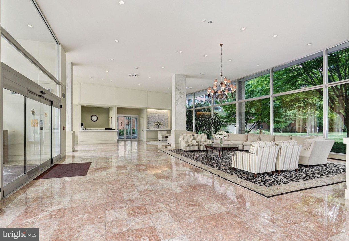 Foto principal - 4201 Cathedral Ave NW