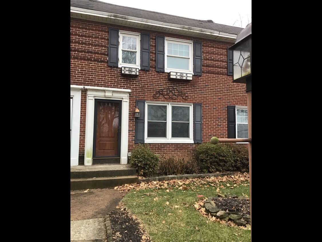 Primary Photo - 30 Hershey Ave