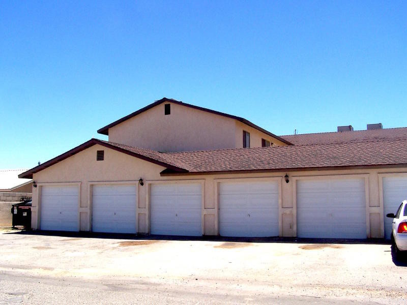 Primary Photo - 8001 California City Blvd