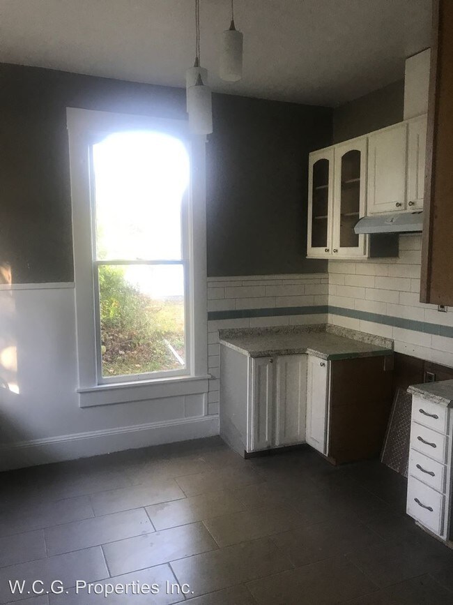 Building Photo - 1 br, 1 bath House - 123 E. Gregg