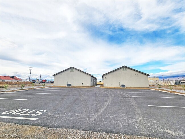 Foto del edificio - 1340 E Arrowhead St