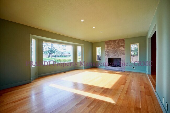 Building Photo - Sleek, Expansive, Designer Home with Priva...