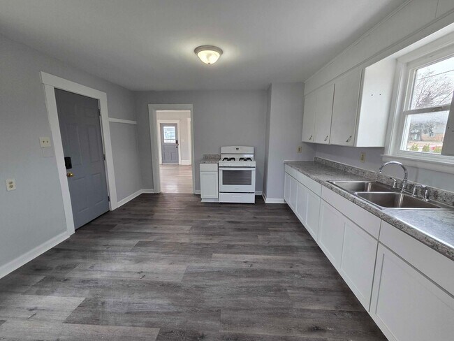 Foto del edificio - 3533 Douglas Ave