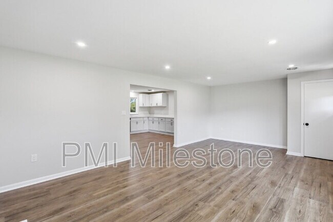 Foto del edificio - 13242 Greensburg Rd