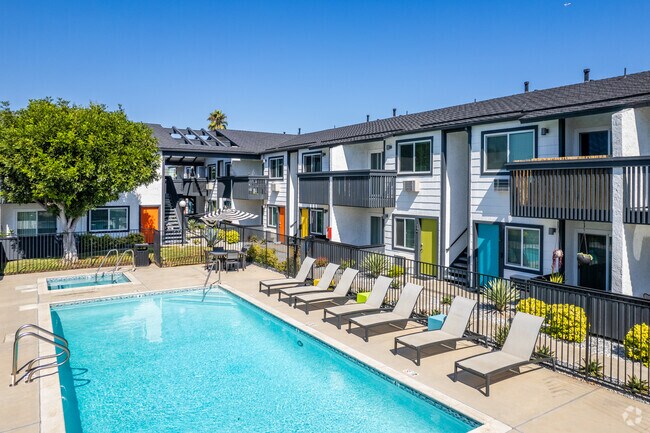Bienvenido a Eastside en Costa Mesa, California - Eastside Apartments