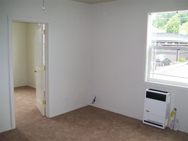 Building Photo - r174a