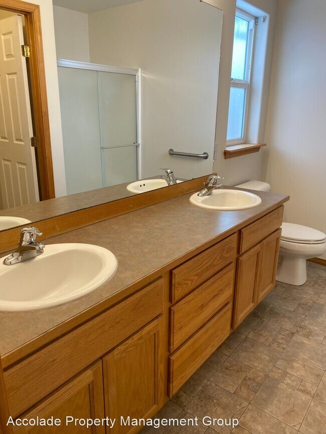 Foto del edificio - 3 br, 2 bath House - 917 Crestview Ct