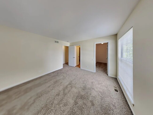 Foto del edificio - 852 Carnoustie Ct