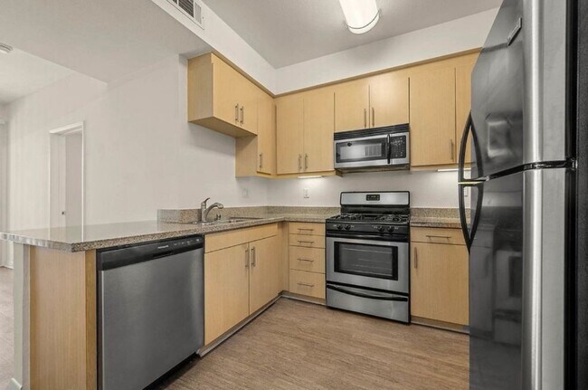 Foto del edificio - 5251 Vineland Ave