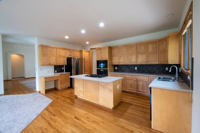 Foto del edificio - 4 Bed 3 Bath Home in Highlands Meadows - Windsor!