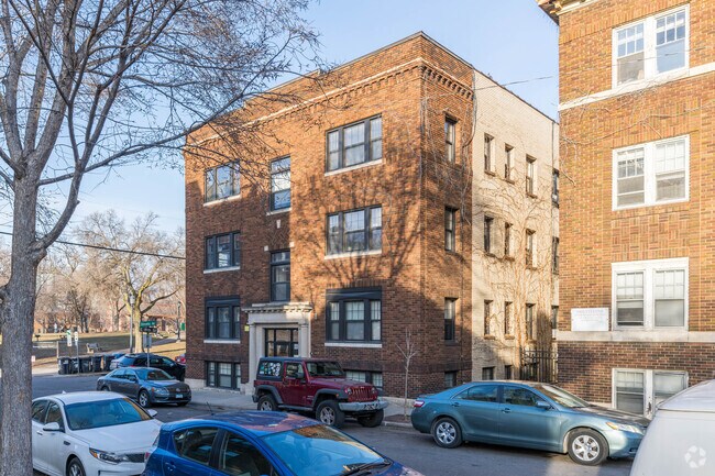 Building Photo - 1901 Stevens Ave
