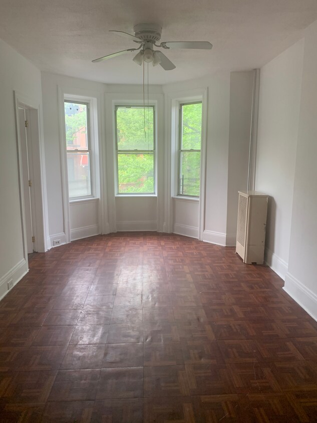 Primary Photo - 447 54th St