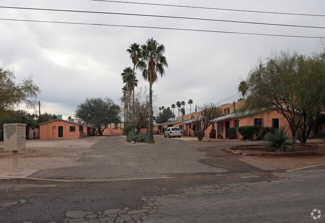 Foto del edificio - 3830 E 2nd St