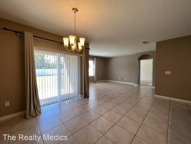 Building Photo - 4 br, 2 bath House - 404 Tanglewood Dr