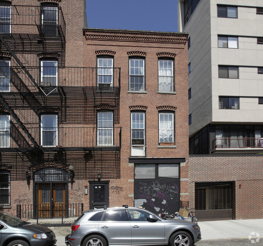 Building Photo - 26 Tiffany Pl
