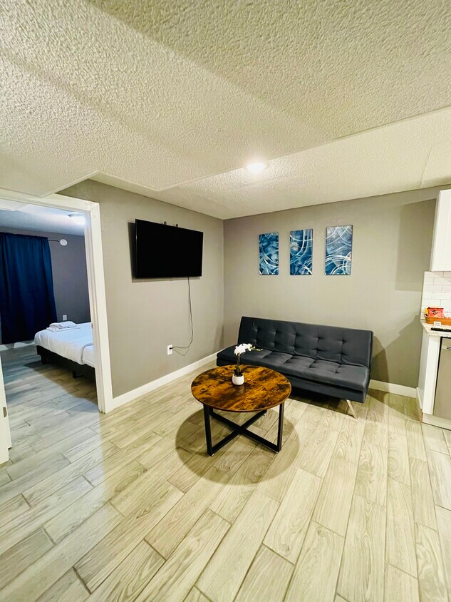 Foto principal - 6980 Ruth Way