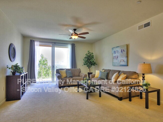 Building Photo - 2988 Grassina St