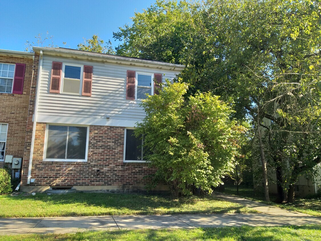 8515 Rhode Island Ave, College Park, MD 20740 Townhome Rentals in