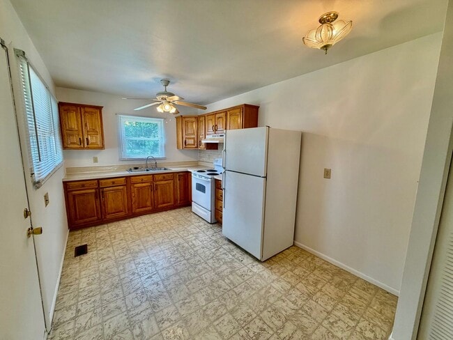 Foto del edificio - 1240 Dogwood Ln