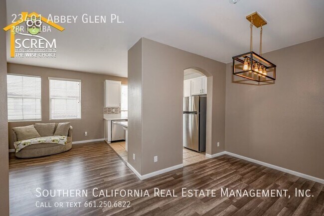 Building Photo - Tri Level Two Bedroom Townhome in Valencia