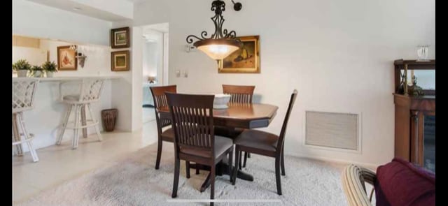dining area - 8 Plantation Dr