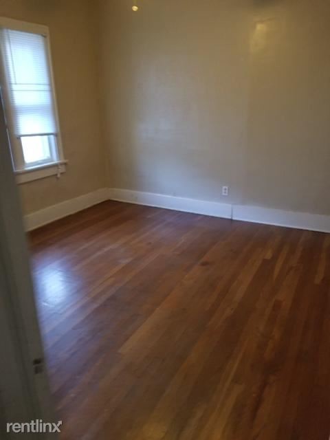 Building Photo - 3 br, 1 bath House - 235 S Greenwood St