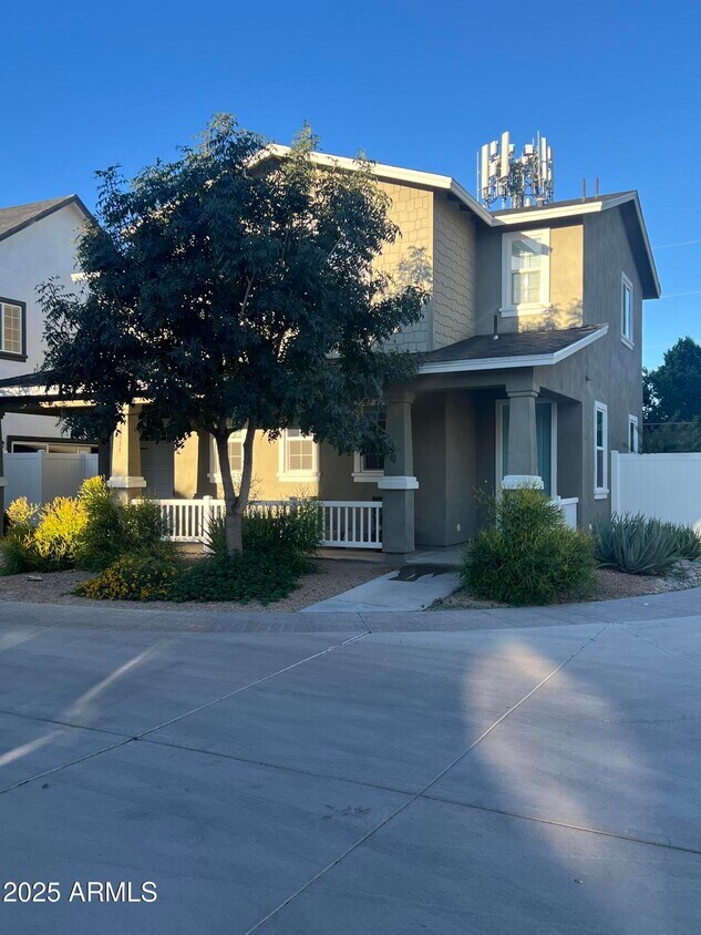 Foto principal - 13834 N 7th Wy