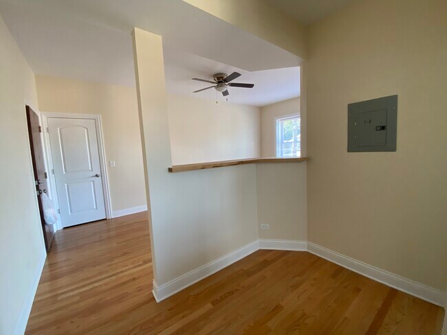 Foto del edificio - 4816 W Hutchinson St