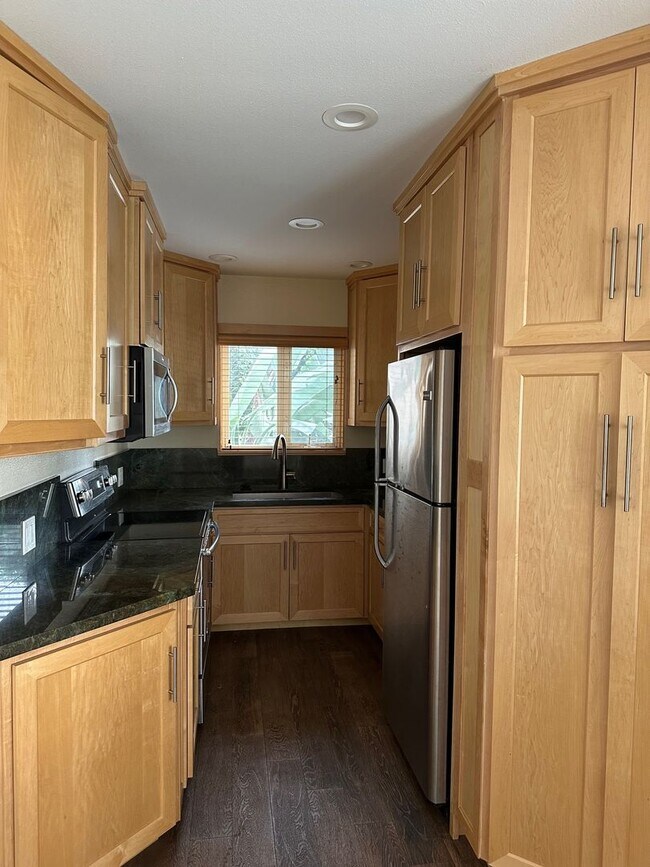 Foto del edificio - Available Soon! One Bedroom Steps From The Beach