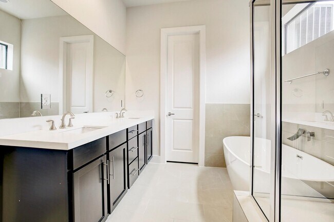 Foto del edificio - 2926 Alice St