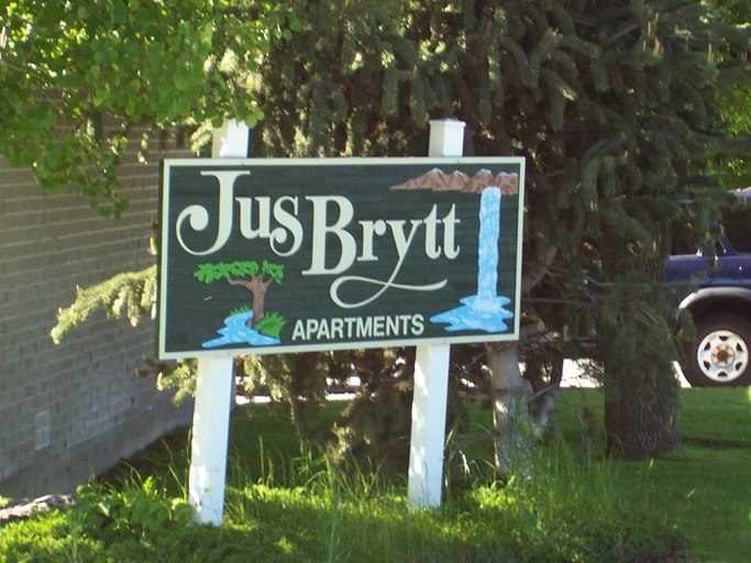 Firma - Jus Brytt Apartments