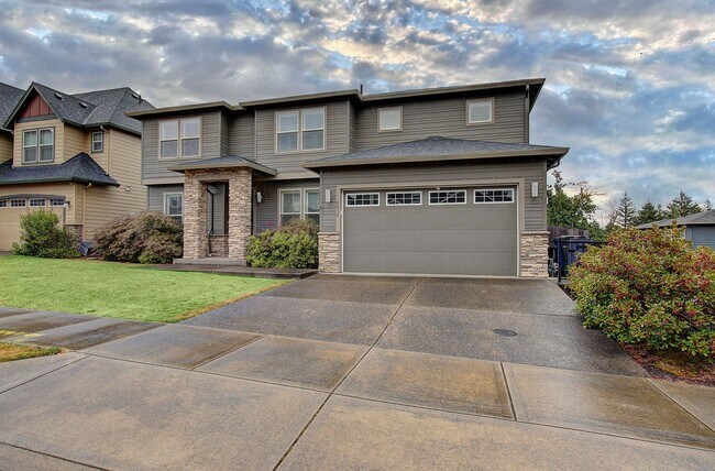 Foto del edificio - STUNNING CAMAS NORTH HILLS 4 BR, 3.5 BATH ...