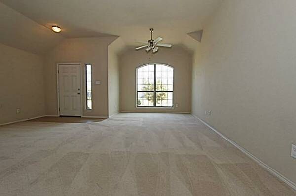 Photo - 508 Highmoor Ct House