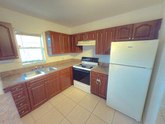 Foto del edificio - 4160 NW 21st St